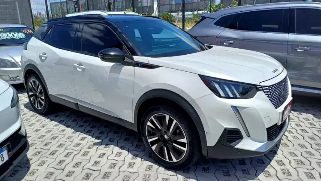 Peugeot E-2008 - Imagem 10