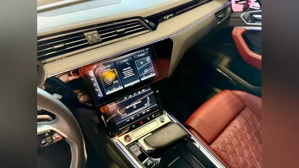 Audi E-tron S Sportback - Imagem 17