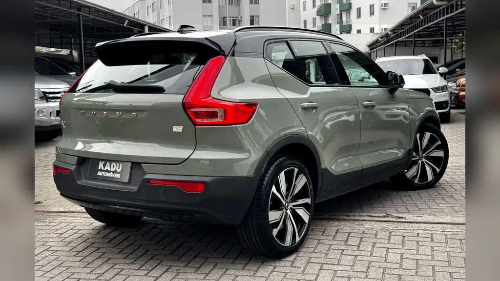 Volvo XC40 Recharge - Imagem 6