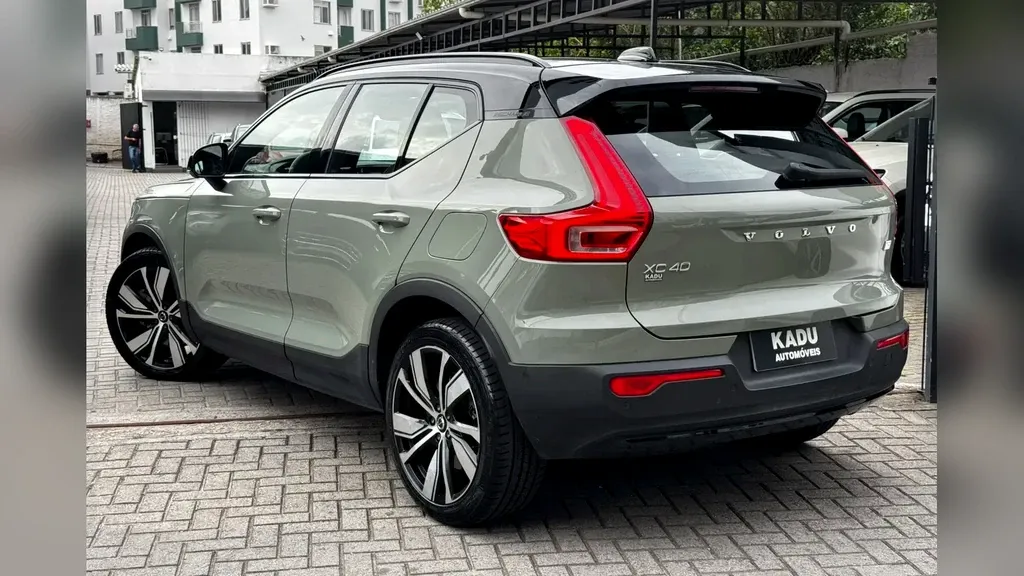 Volvo XC40 Recharge - Imagem 8
