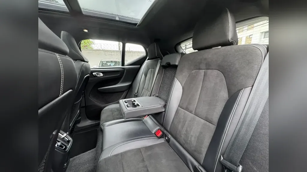 Volvo XC40 Recharge - Imagem 11