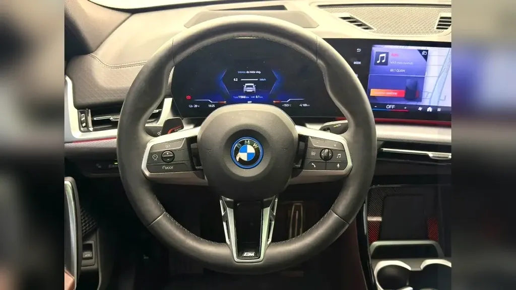 BMW Ix - Imagem 10
