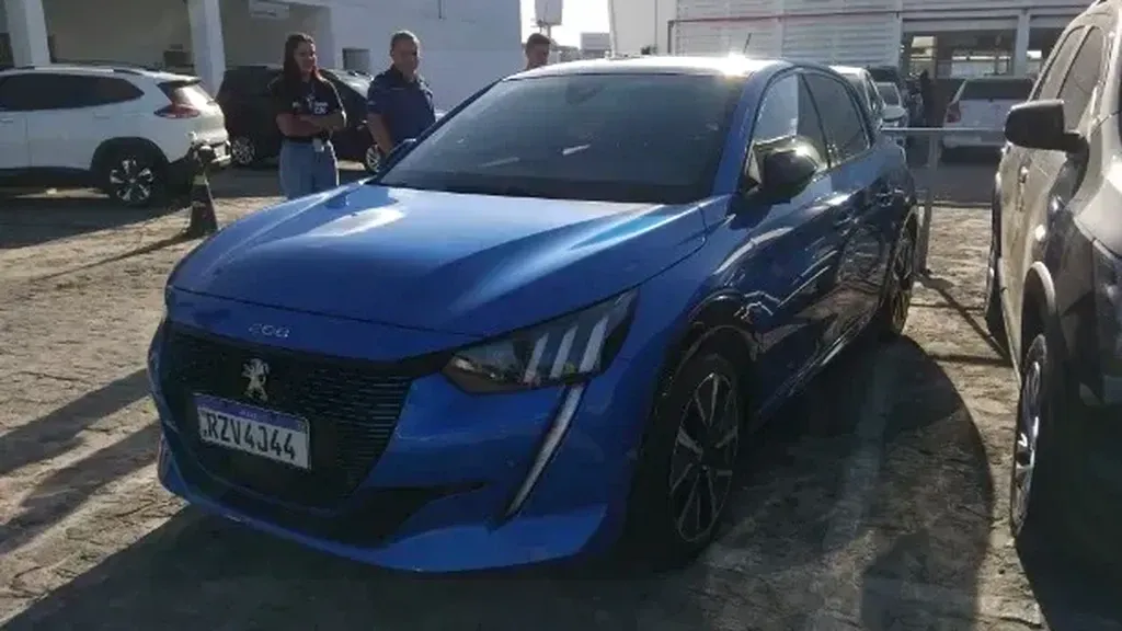 Foto de um peugeot e-208