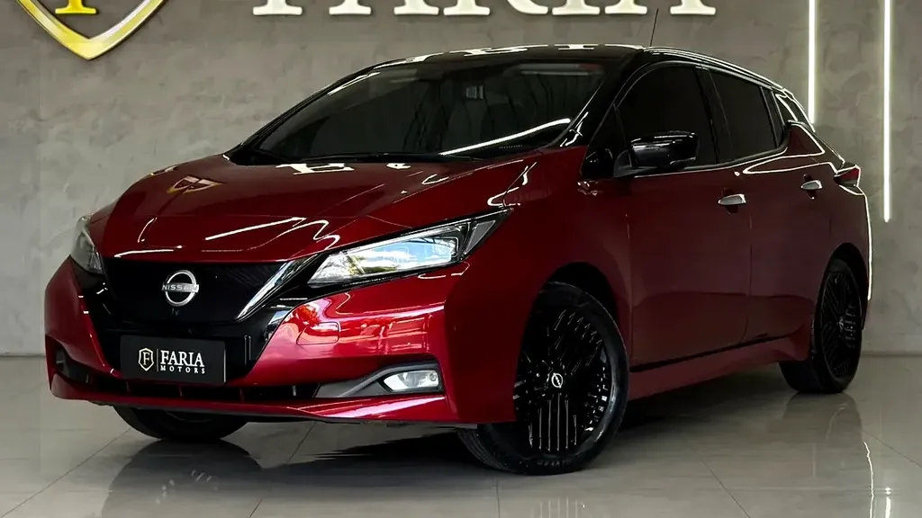 Foto de um nissan leaf