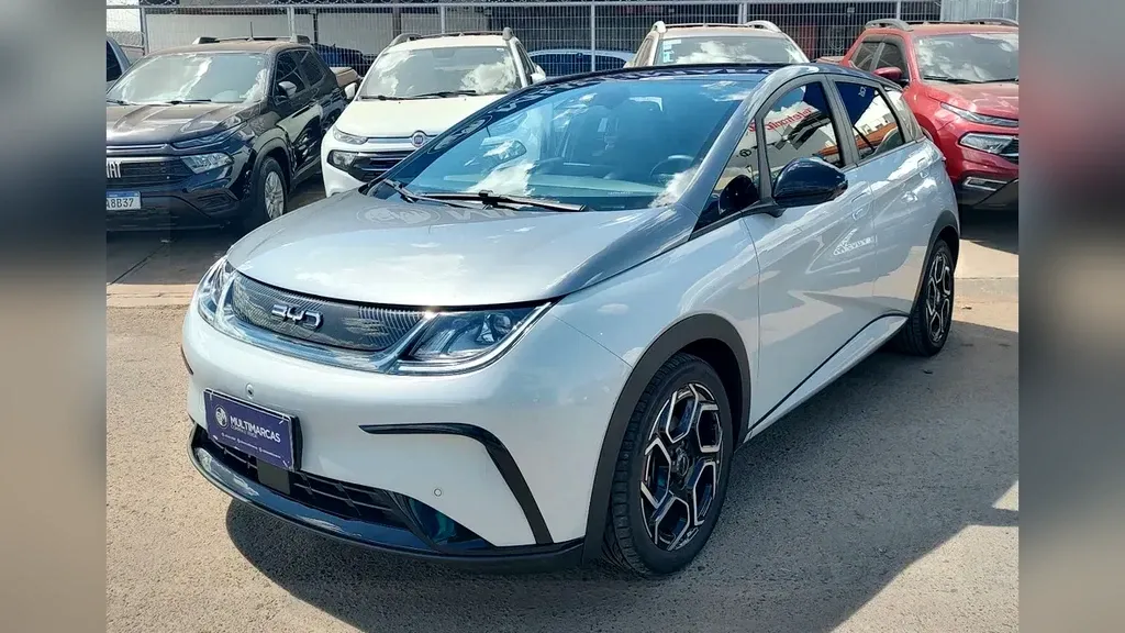 Foto de um byd dolphin plus