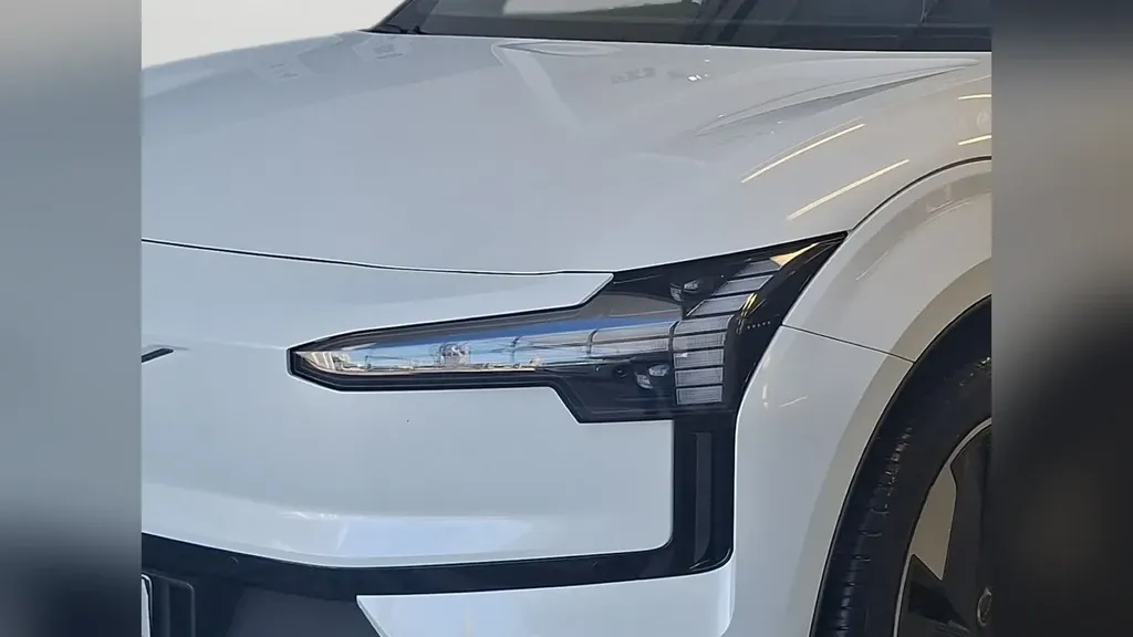 Volvo EX30 - Imagem 5