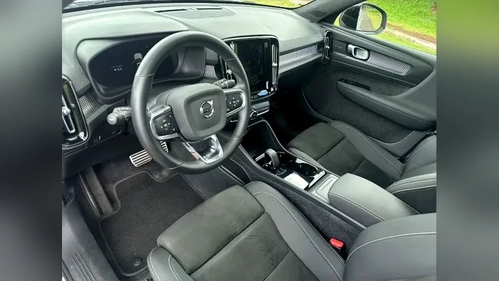 Volvo XC40 Recharge - Imagem 8