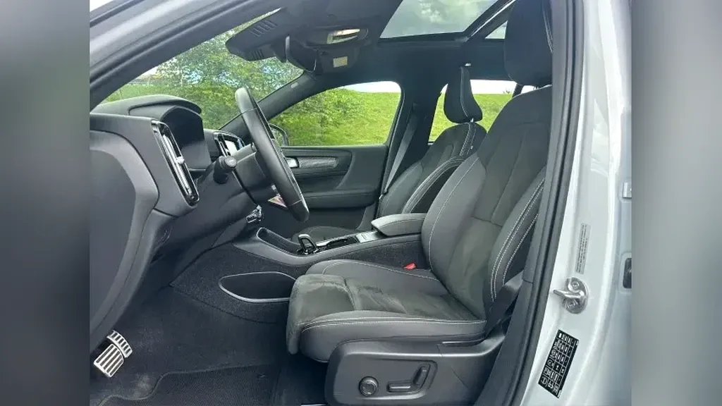 Volvo XC40 Recharge - Imagem 12