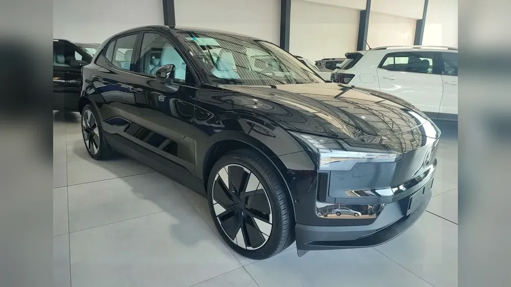 Volvo EX30 - Imagem 3