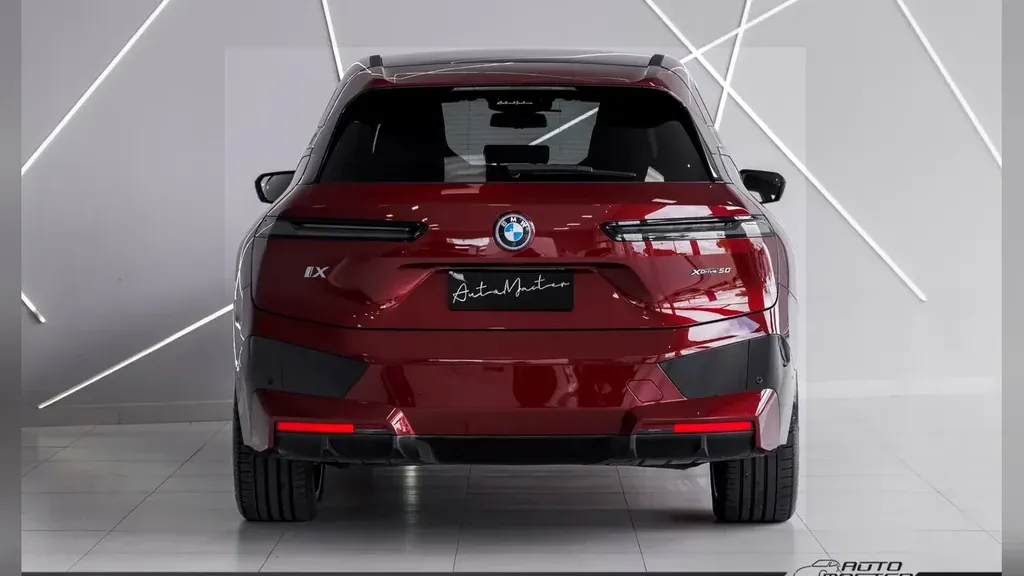 BMW Ix - Imagem 4