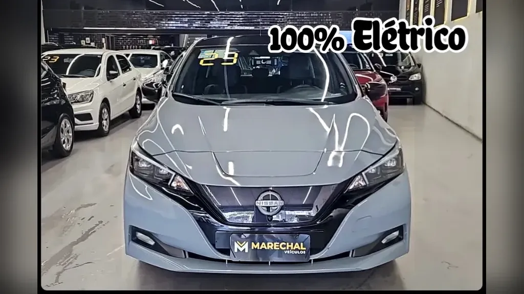 Foto de um nissan leaf