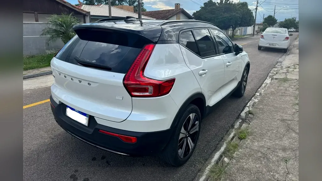 Volvo XC40 Recharge - Imagem 2