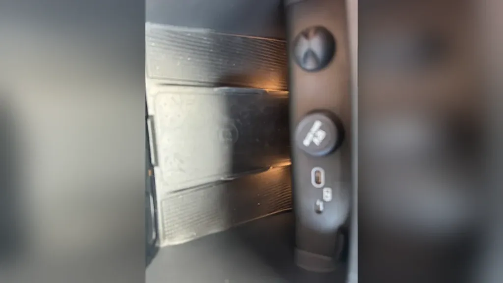 Volvo XC40 Recharge - Imagem 13