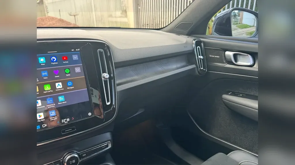 Volvo XC40 Recharge - Imagem 14