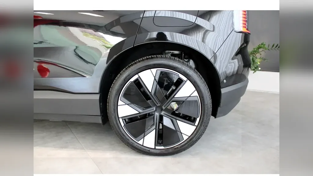 Volvo EX30 - Imagem 6