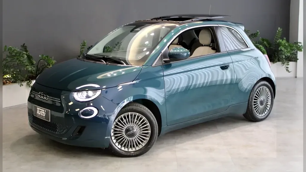 Foto de um fiat 500e