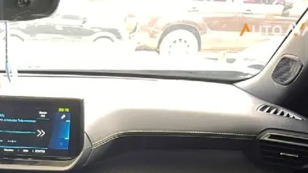 Peugeot E-2008 - Imagem 5