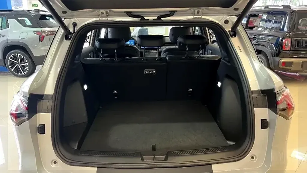 Chevrolet Captiva EV - Imagem 8