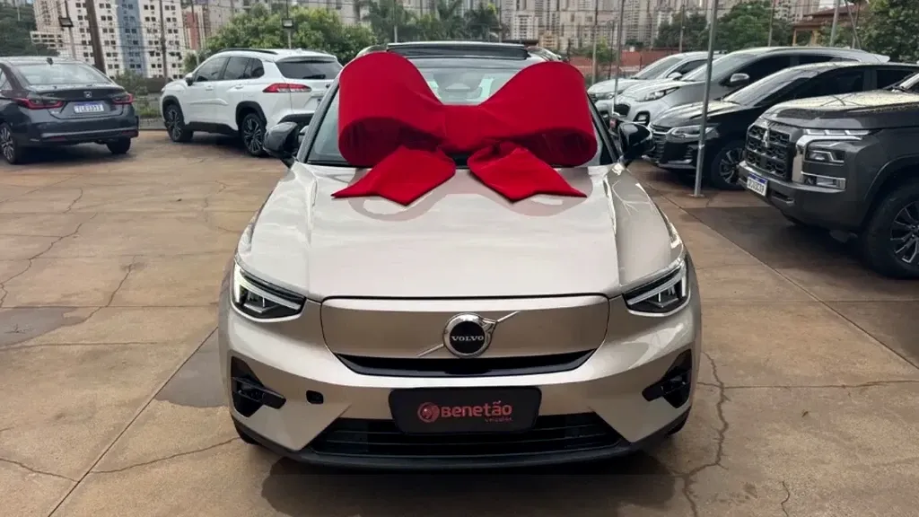 Foto de um volvo xc40