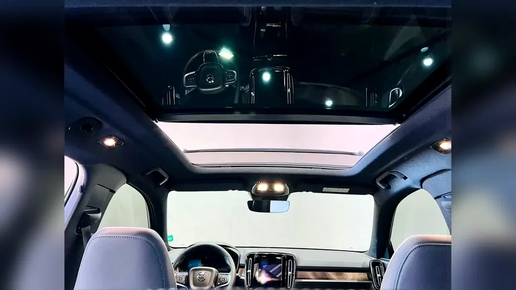 Volvo EX40 - Imagem 6