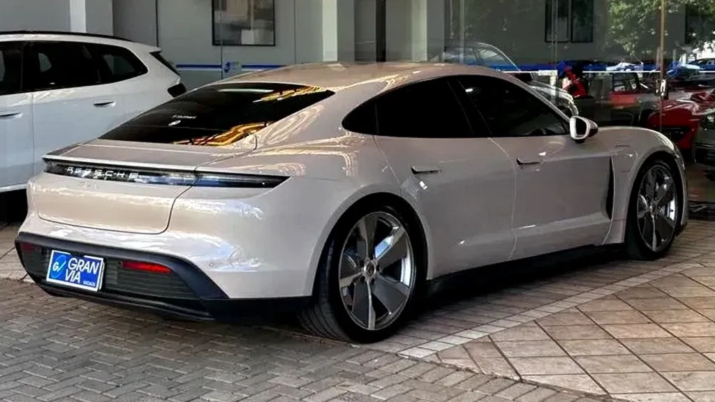 Porsche Taycan - Imagem 5