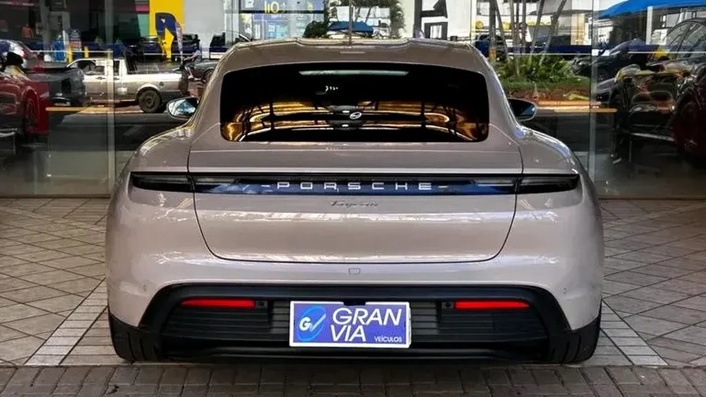 Porsche Taycan - Imagem 6