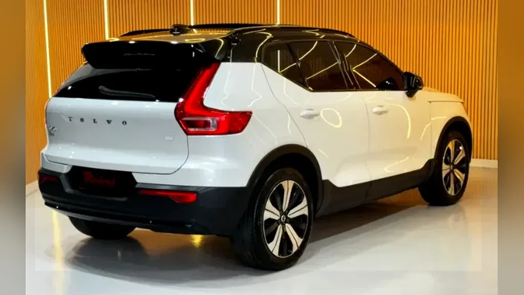 Volvo XC40 Recharge - Imagem 7