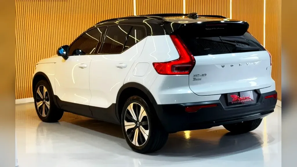 Volvo XC40 Recharge - Imagem 6