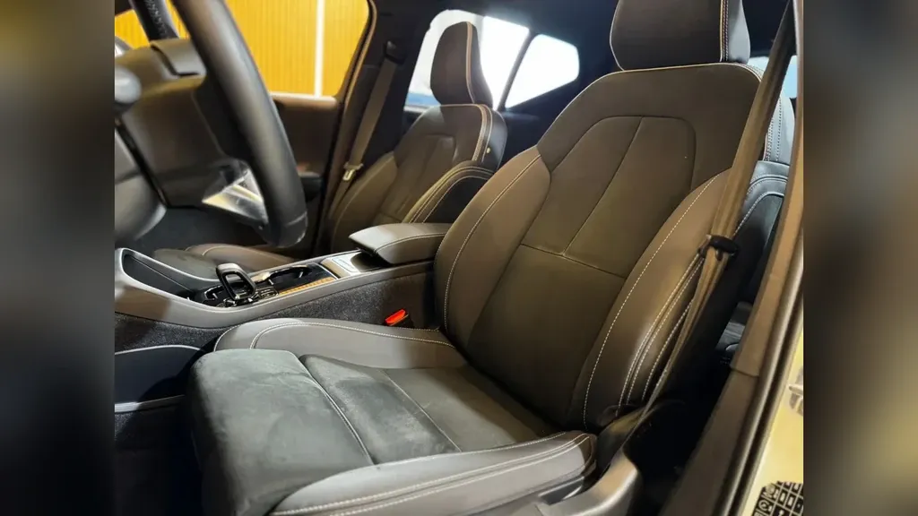 Volvo XC40 Recharge - Imagem 16