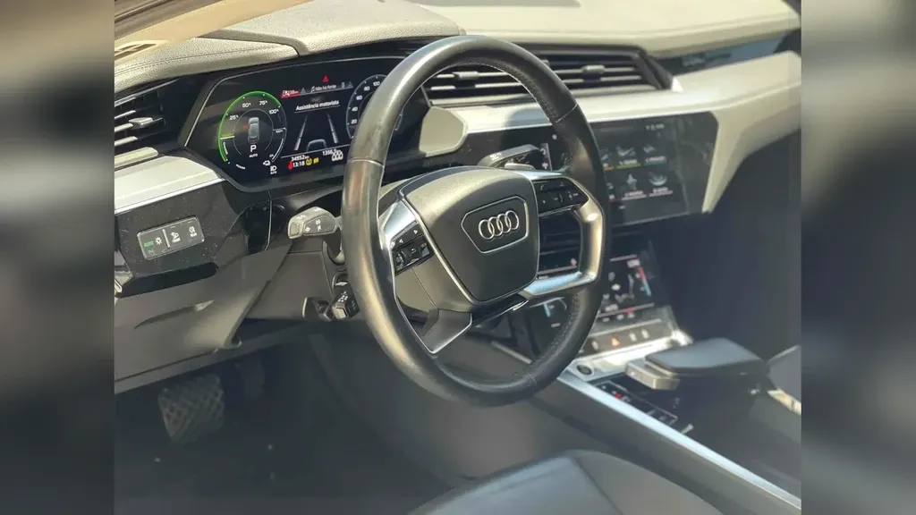 Audi E-tron Sportback - Imagem 14