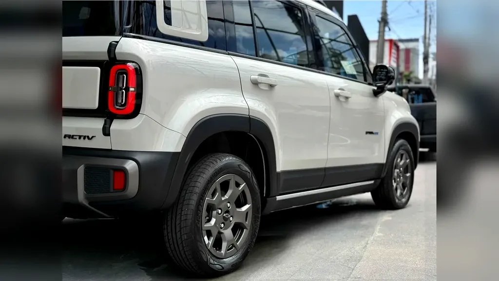 Chevrolet Spark Euv - Imagem 17