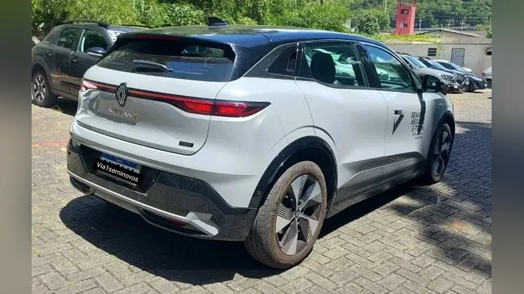 Renault Megane E-tech Electric - Imagem 18