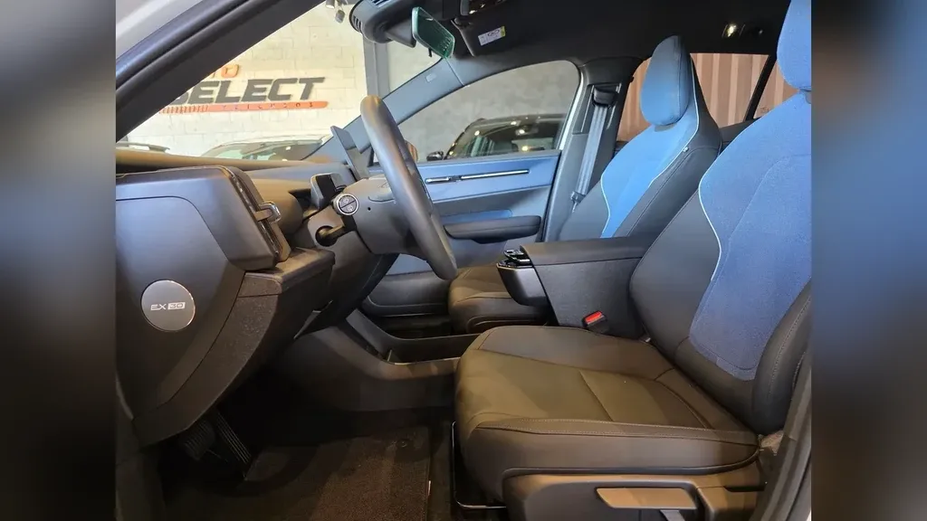 Volvo EX30 - Imagem 19