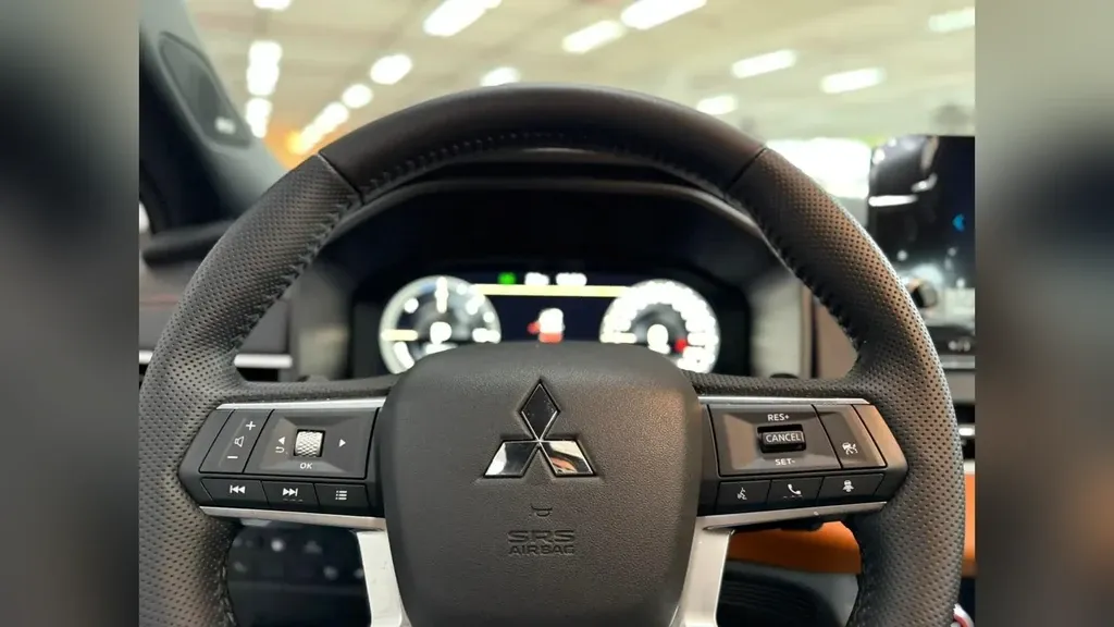 Mitsubishi Outlander - Imagem 9