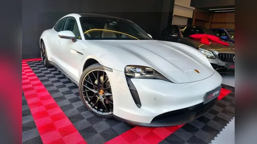 Porsche Taycan - Imagem 2