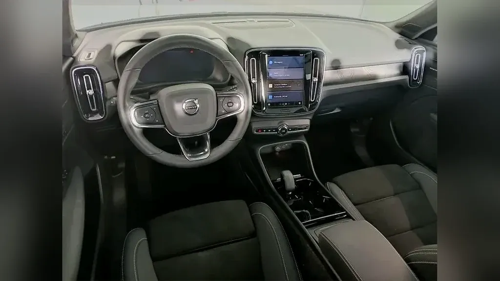 Volvo XC40 Recharge - Imagem 13