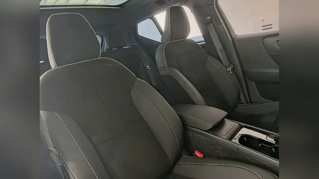 Volvo XC40 Recharge - Imagem 15