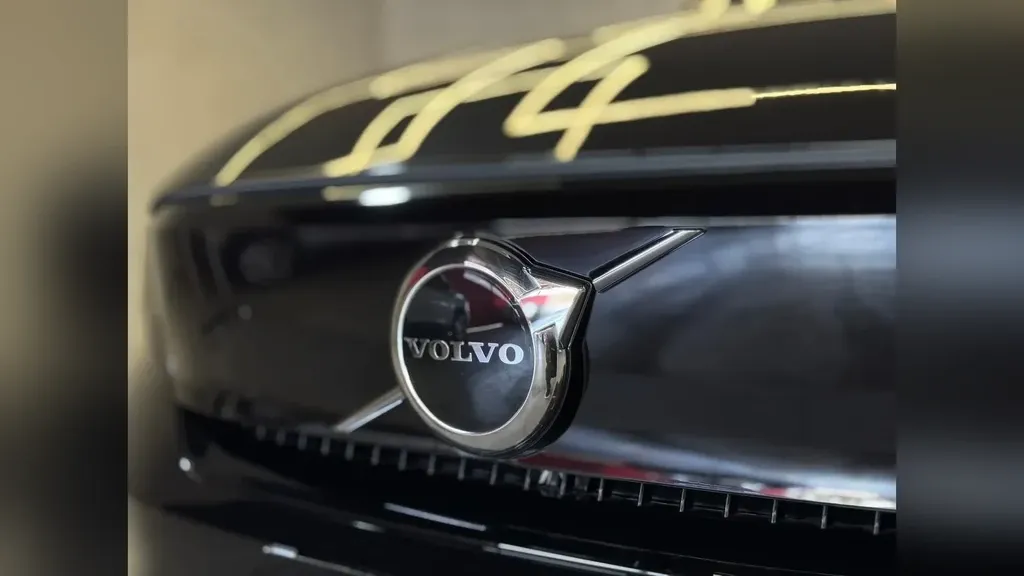 Volvo XC40 Recharge - Imagem 8