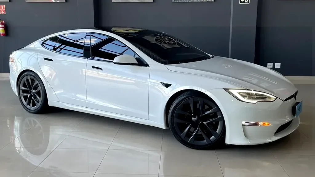 Tesla Model S - Imagem 3