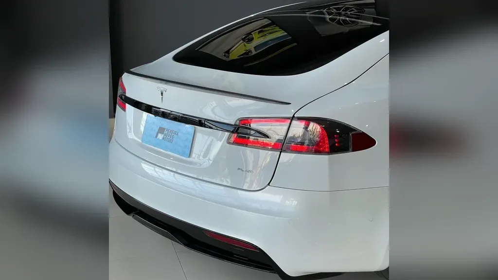 Tesla Model S - Imagem 9