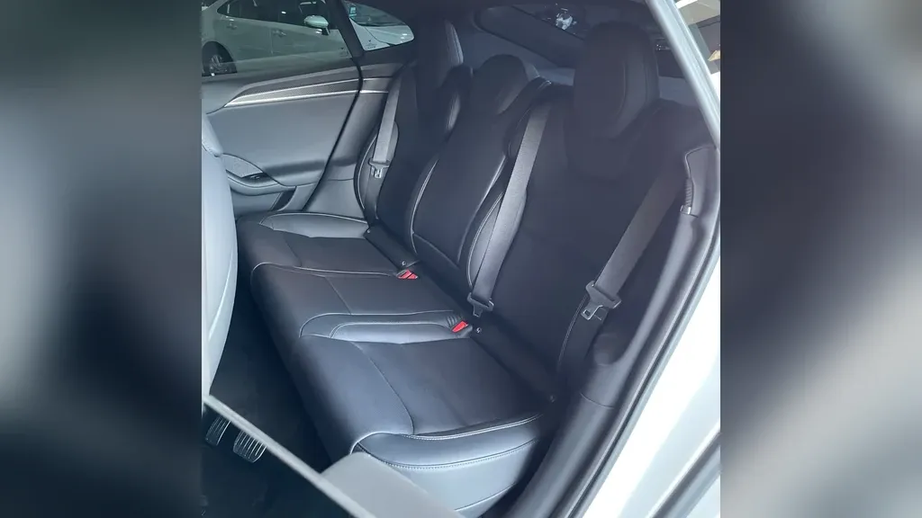 Tesla Model S - Imagem 12