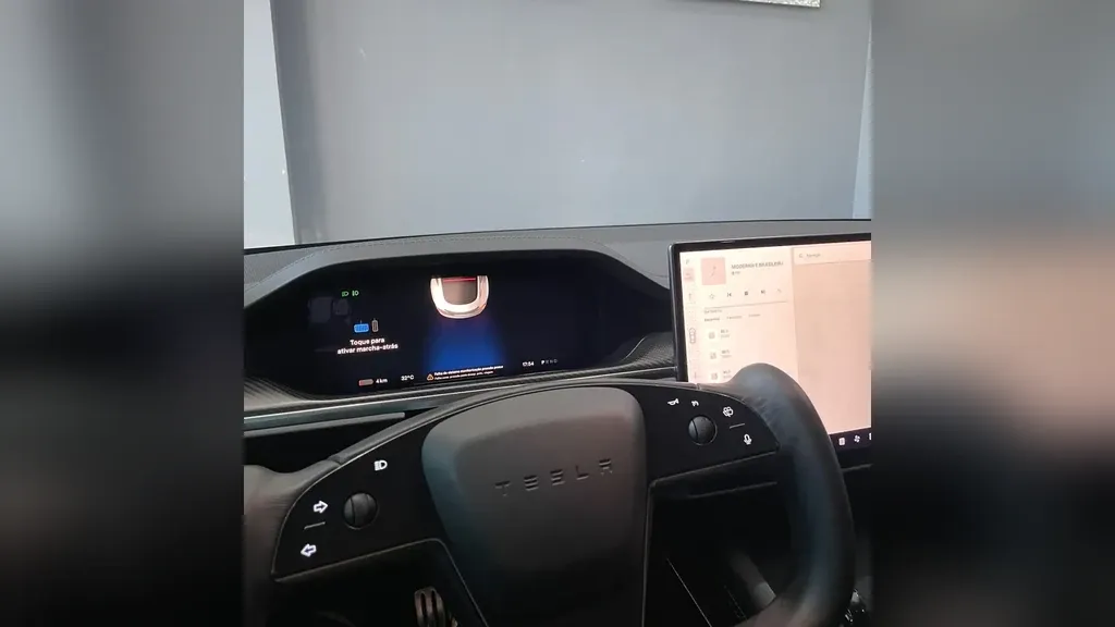 Tesla Model S - Imagem 16