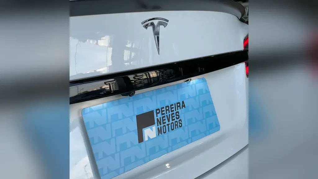 Tesla Model S - Imagem 17