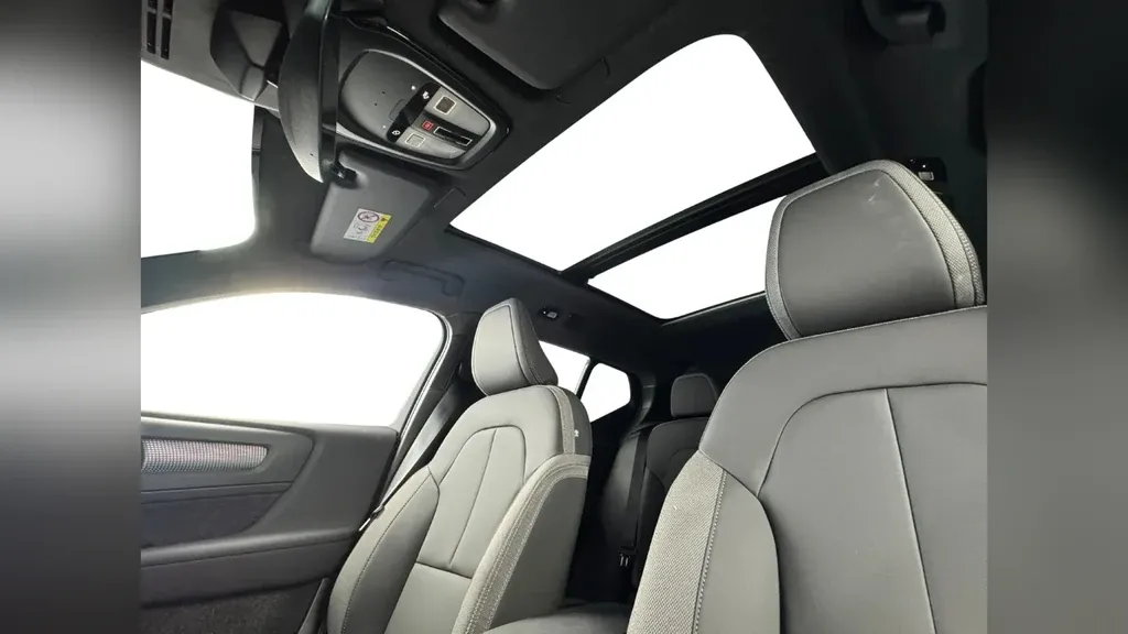 Volvo EX40 - Imagem 12