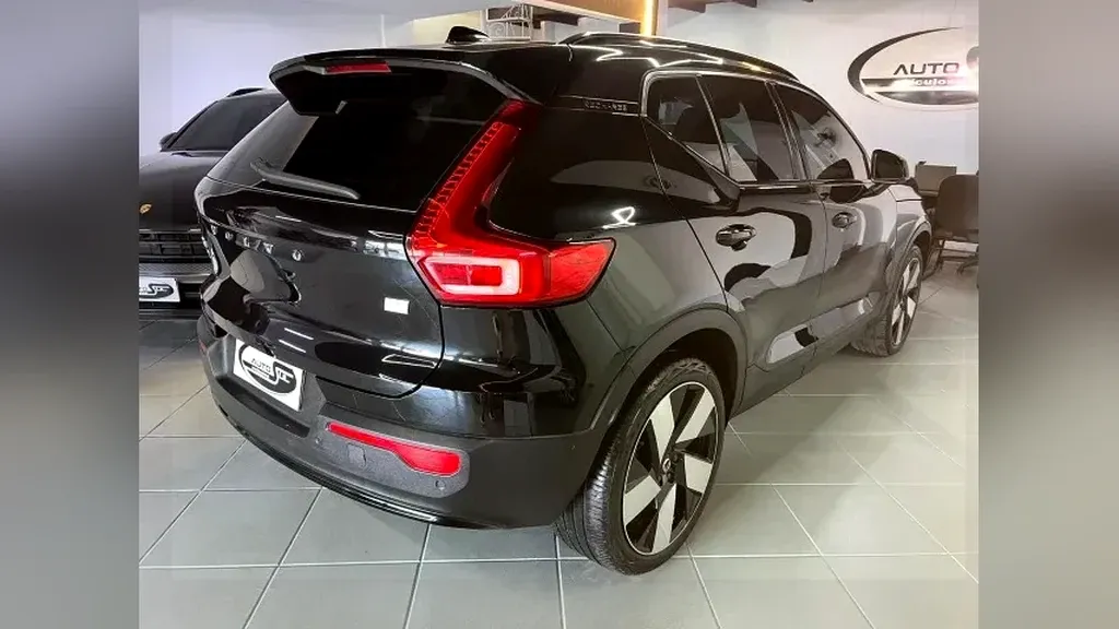 Volvo XC40 Recharge - Imagem 2