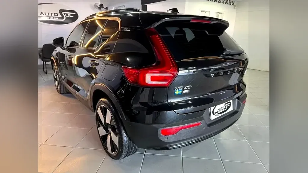 Volvo XC40 Recharge - Imagem 4