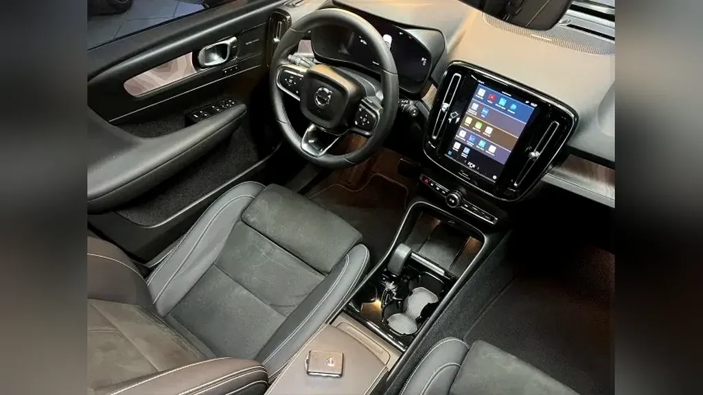 Volvo XC40 Recharge - Imagem 8