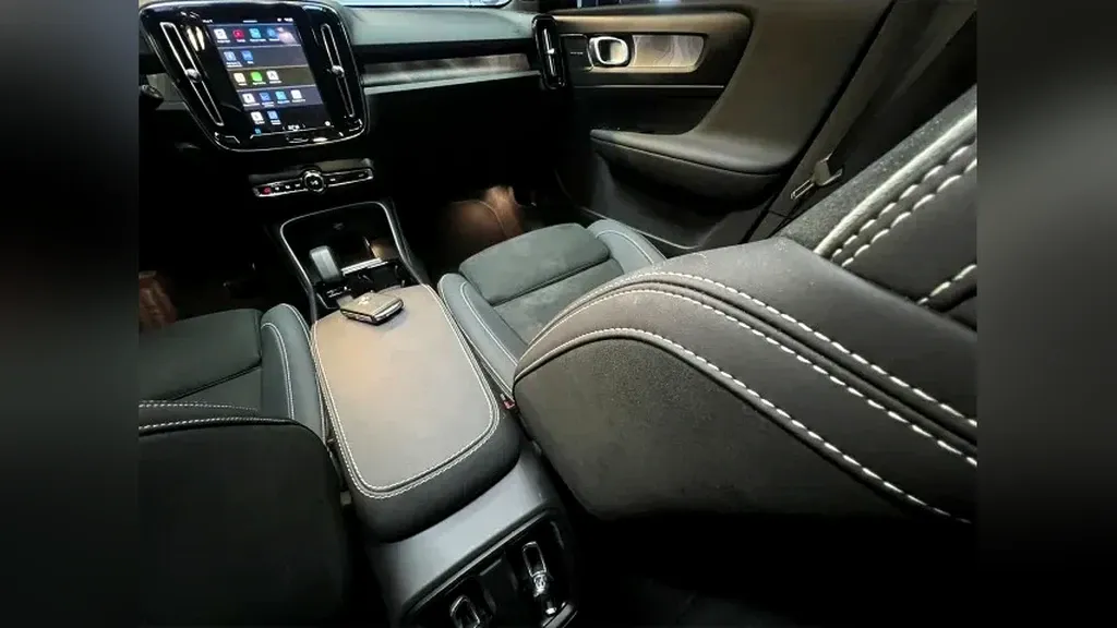 Volvo XC40 Recharge - Imagem 9