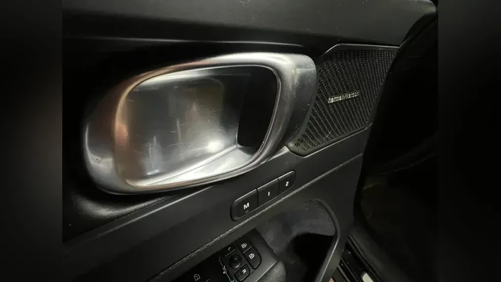 Volvo XC40 Recharge - Imagem 11