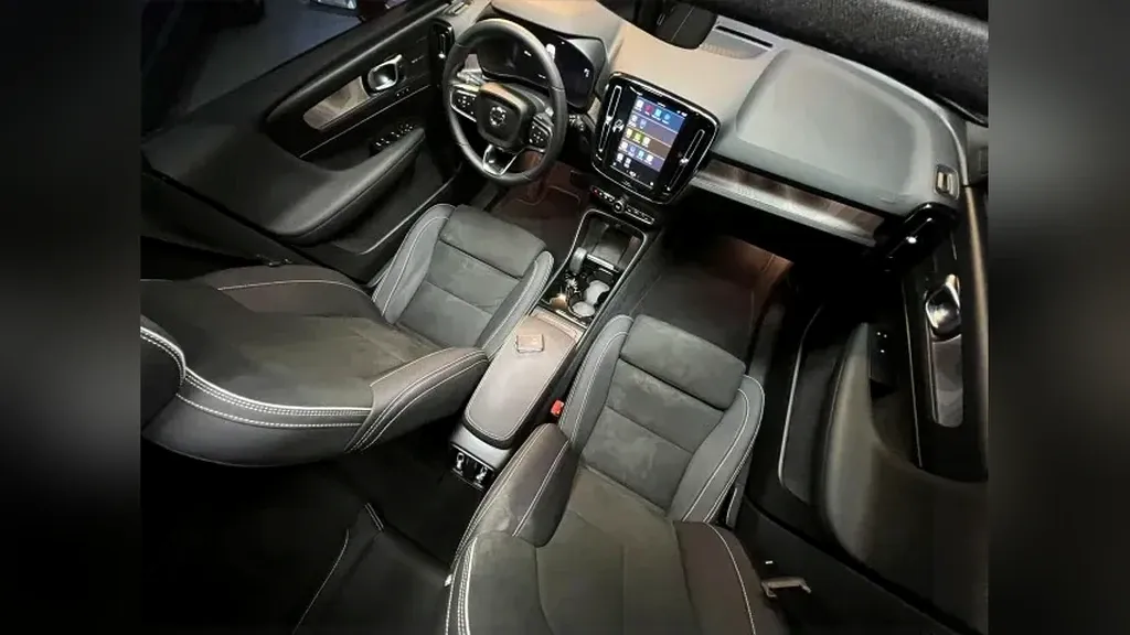 Volvo XC40 Recharge - Imagem 14